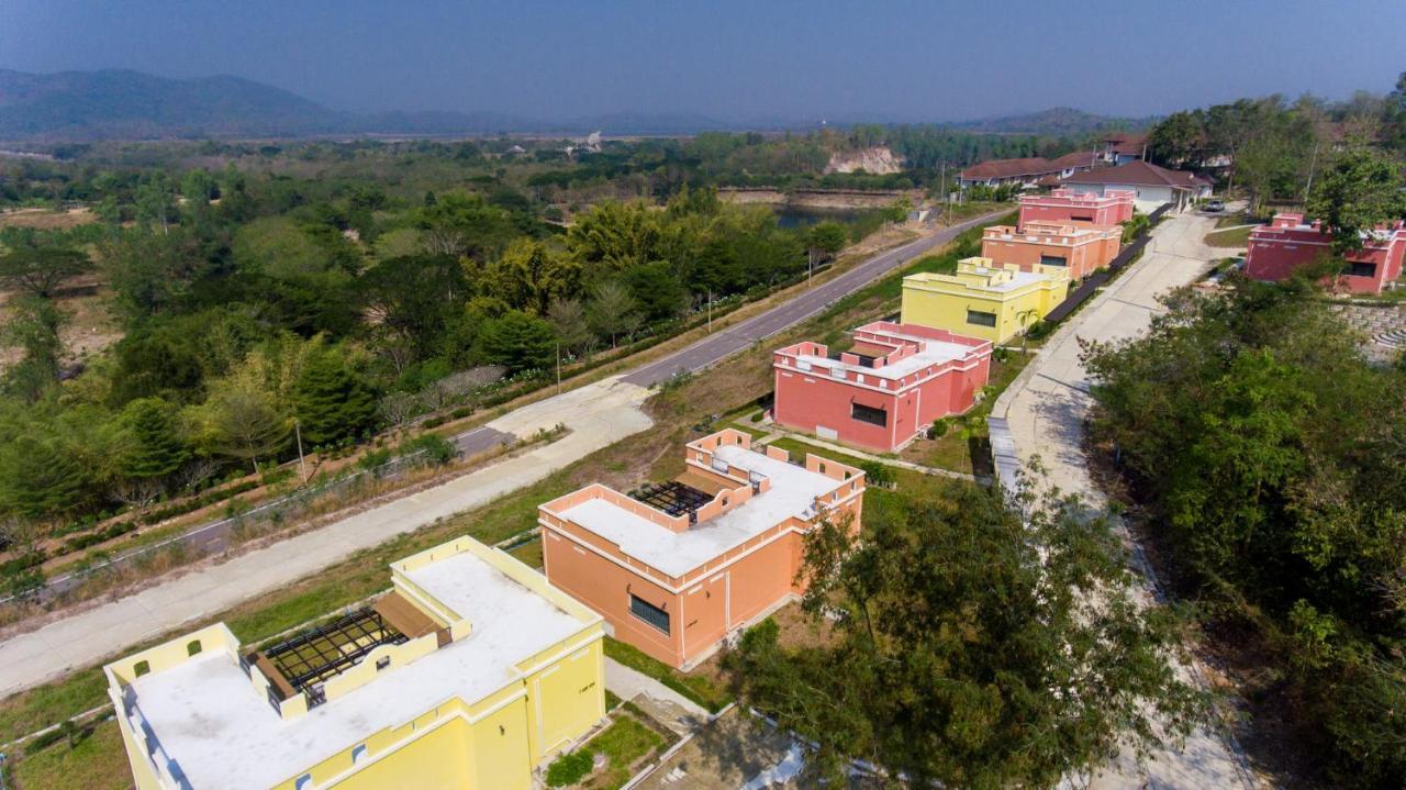 Leaves Valley Resort Nong Ya Plong Екстер'єр фото