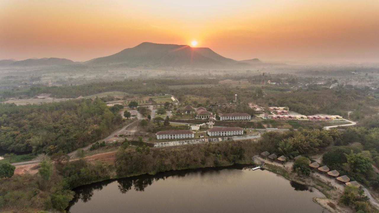 Leaves Valley Resort Nong Ya Plong Екстер'єр фото