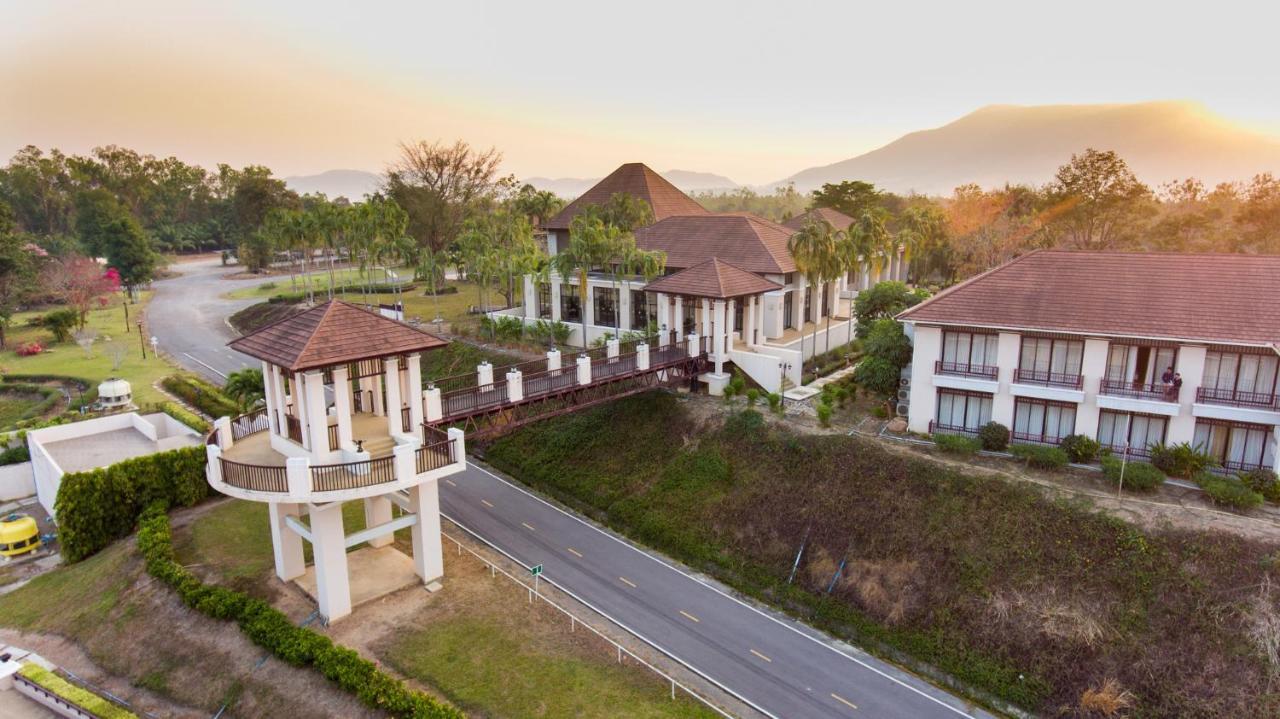 Leaves Valley Resort Nong Ya Plong Екстер'єр фото