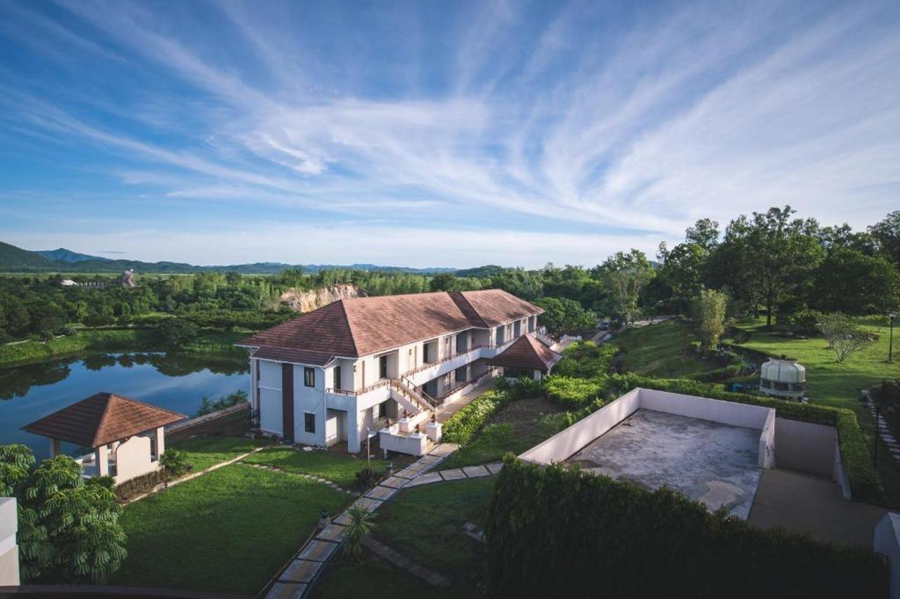 Leaves Valley Resort Nong Ya Plong Екстер'єр фото